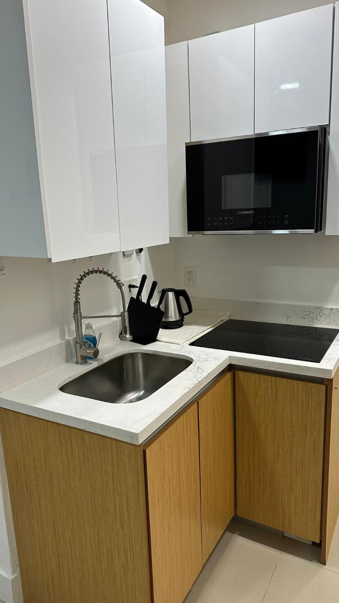 203 Shared For Men Comfortable, Affordable Hostal Miami